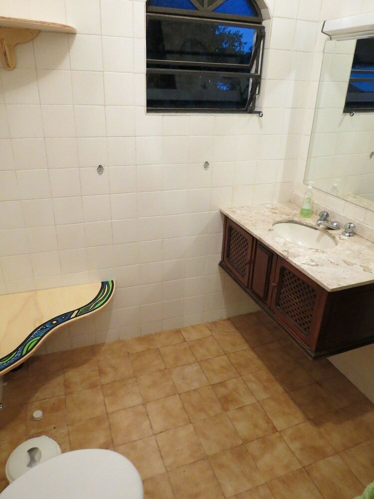 Hostal Bertioga Beach Hostel