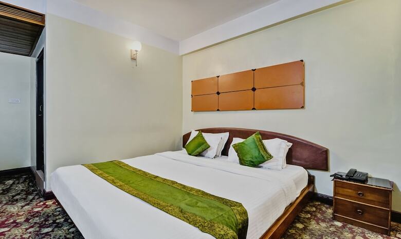 Treebo Trend Dekeling Hotel