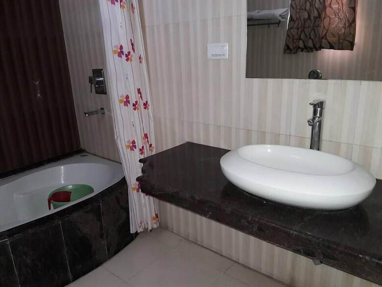 Hotel Raj Residency