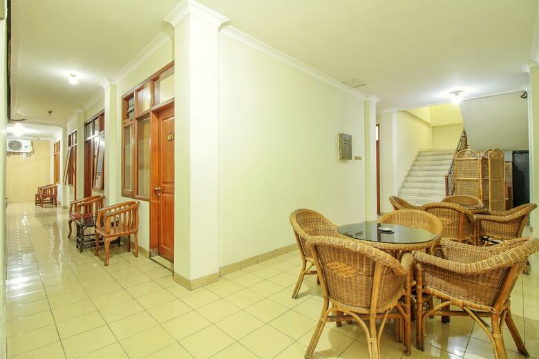 Oyo 249 Hotel Astria Graha