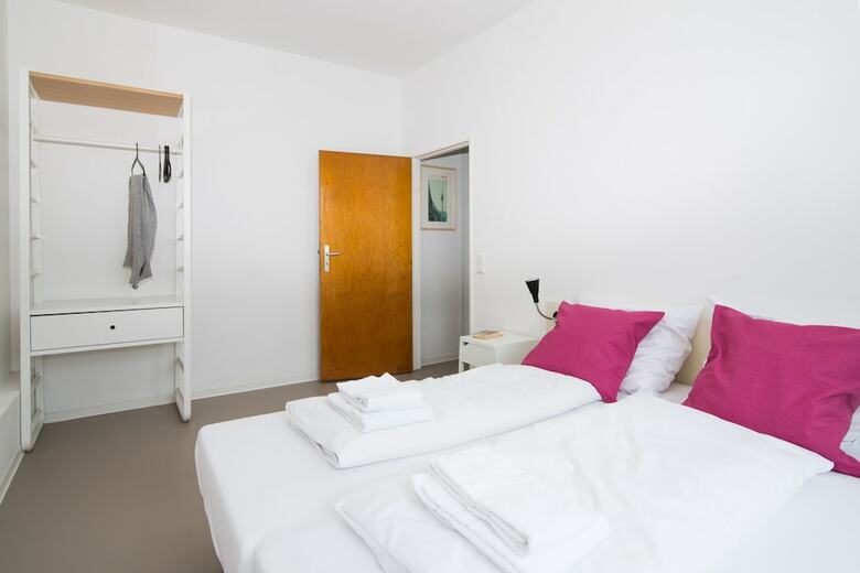 Apartments Elpilar Wedding