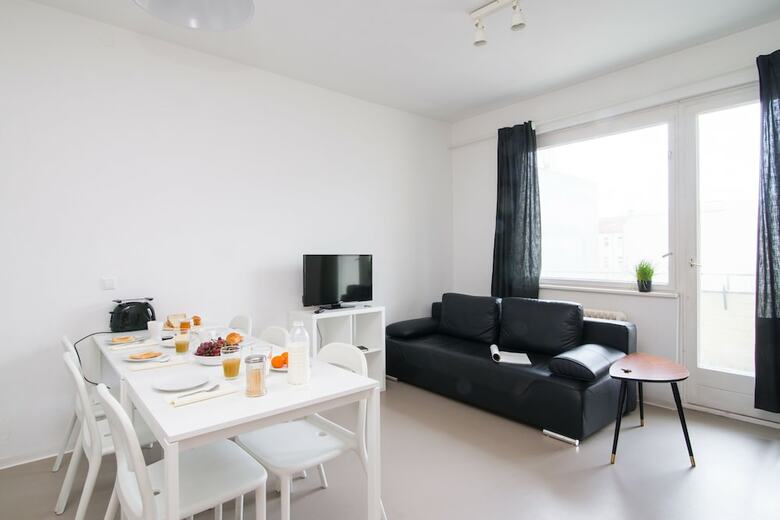 Apartments Elpilar Wedding