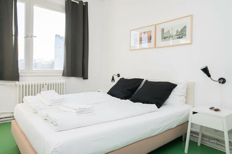 Apartments Elpilar Wedding