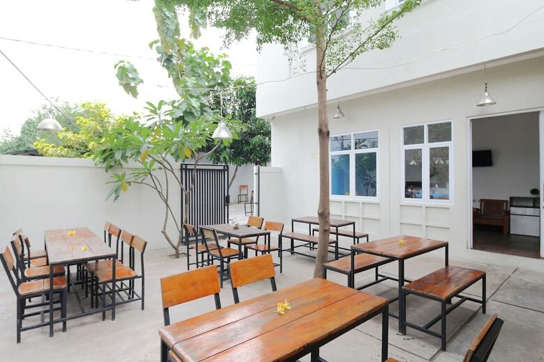 Hotel Sky Residence Syariah Petukangan 1