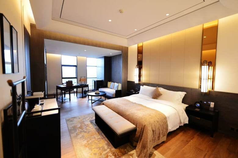 Pury Hotel
