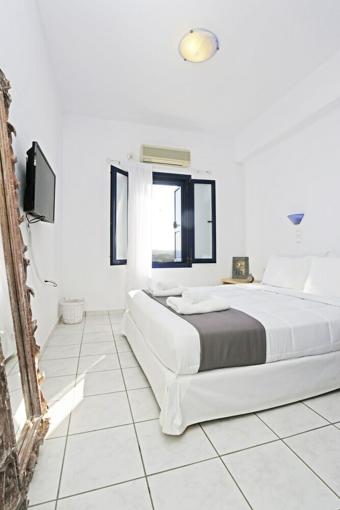 Aella Villa