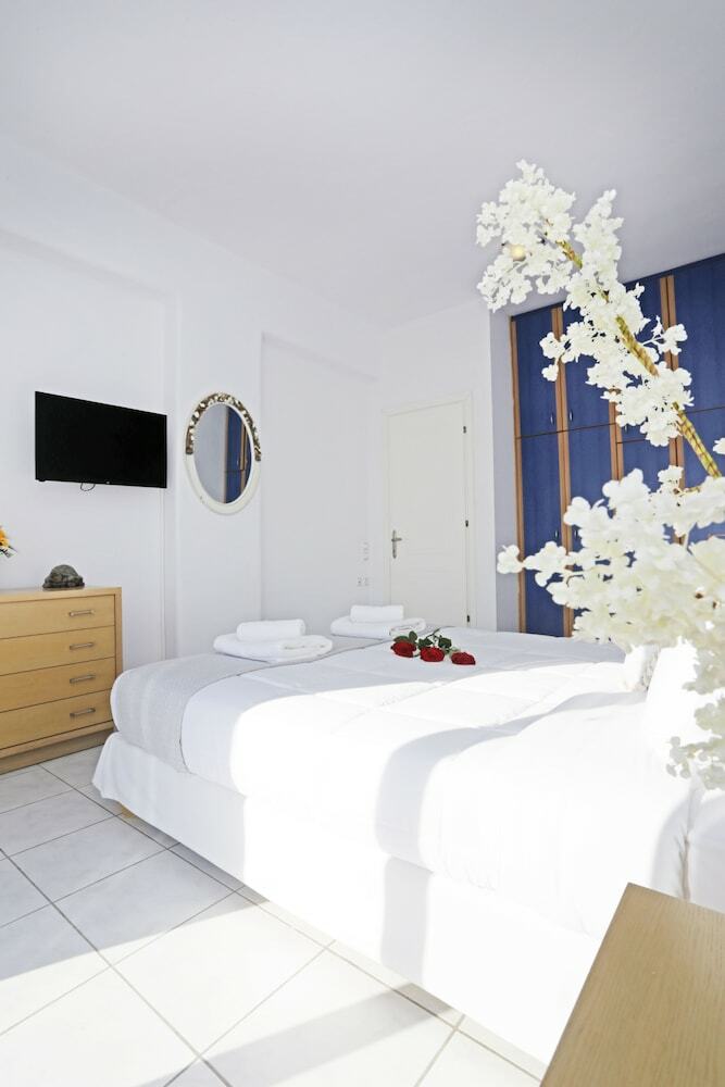 Aella Villa