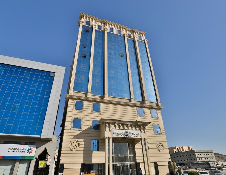 Oyo 428 Maya Palace Hotel
