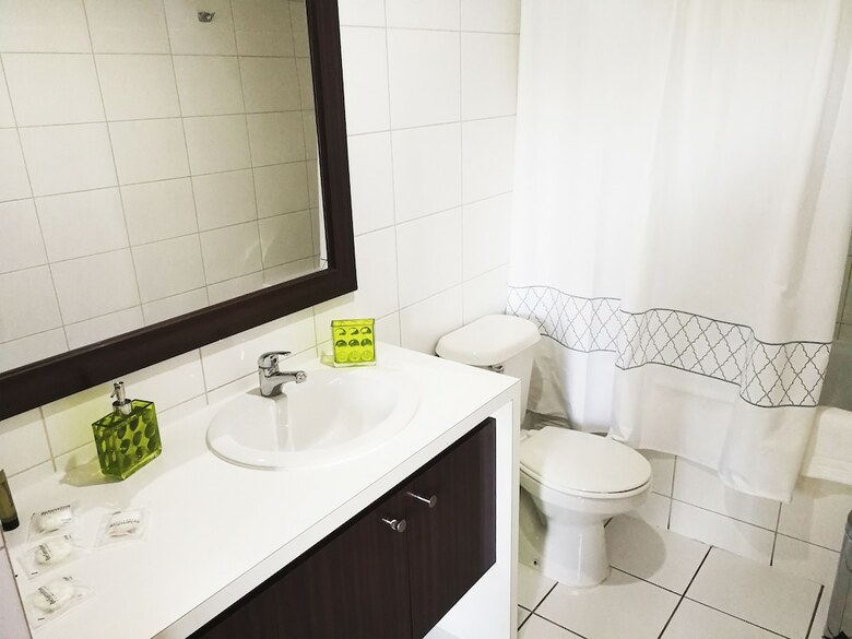 Amistar Apartments