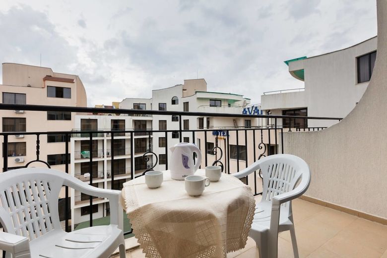 Aparthotel Lovely Studio With Kitchenette & Balcony In Avalon Complex