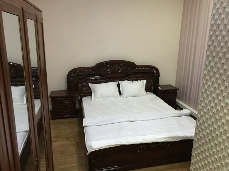 Hotel Rahat Palace