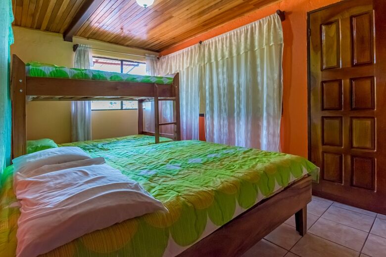 Hostal Que Tuanis Hostel Monteverde