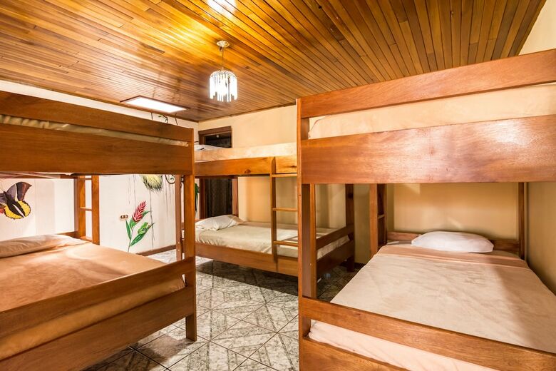 Hostal Que Tuanis Hostel Monteverde
