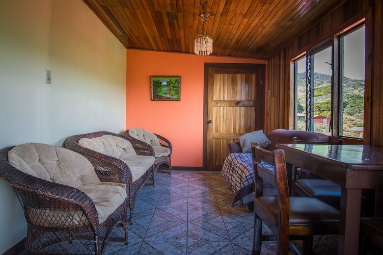 Hostal Que Tuanis Hostel Monteverde