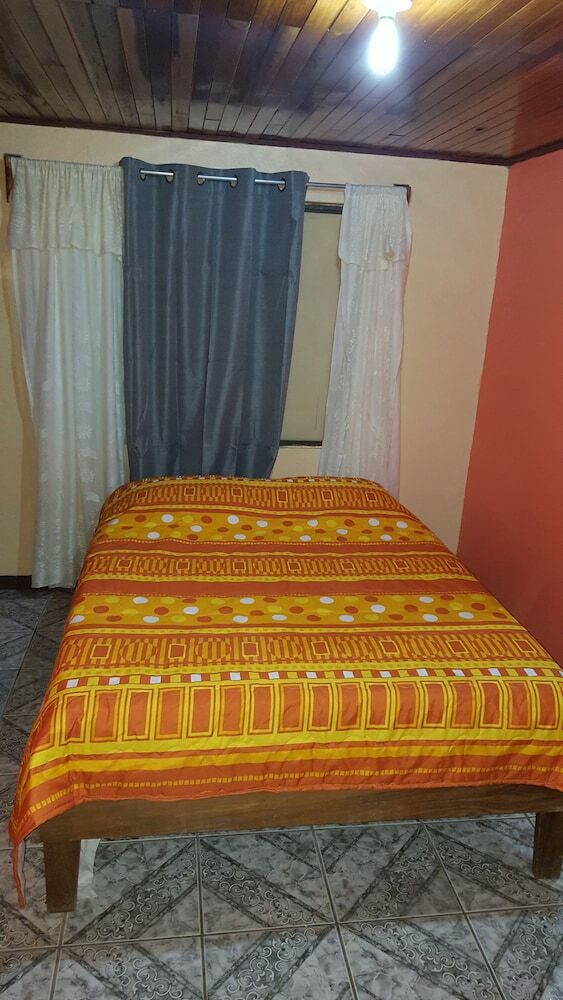 Hostal Que Tuanis Hostel Monteverde