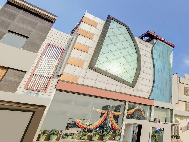 Oyo 27999 Hotel Deep