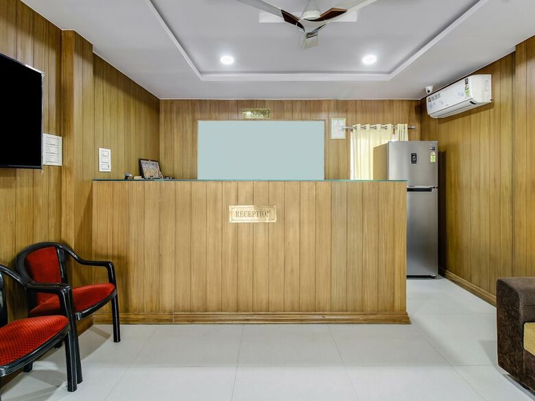 Hotel Oyo 28679 Sri Lakshmi Deluxe