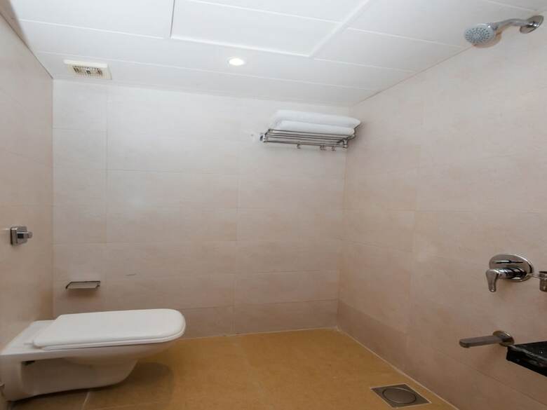 Hotel Oyo 28679 Sri Lakshmi Deluxe