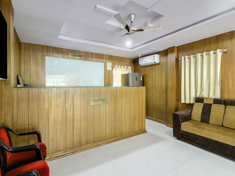 Hotel Oyo 28679 Sri Lakshmi Deluxe