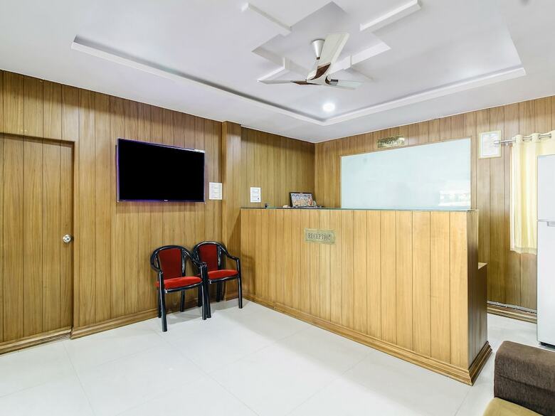Hotel Oyo 28679 Sri Lakshmi Deluxe