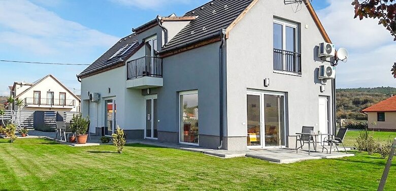 Szabolcs Apartments