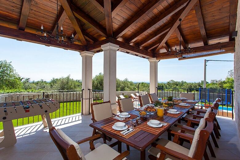 Villa Mira