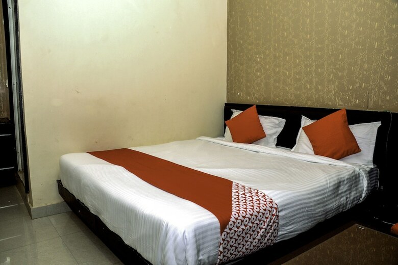 Oyo 23178 Hotel Raj Mandir