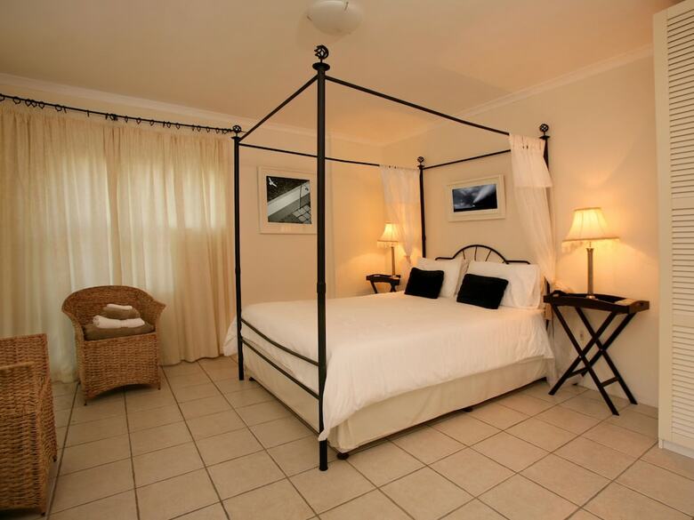 Hotel Art Gallery Guesthouse Thandekayo