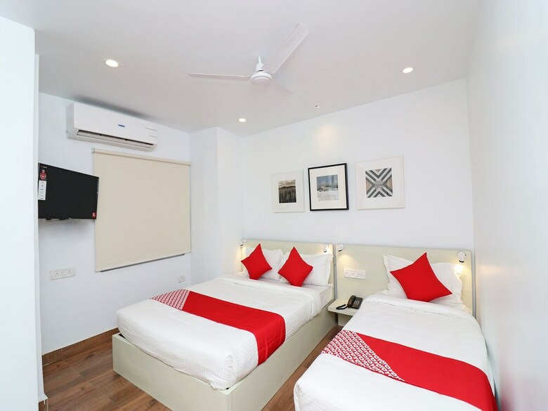Hotel Oyo 16802 Transit Express