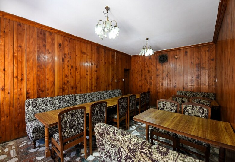 Oyo 7766 Hotel Thakur