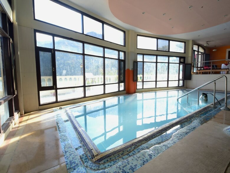Oyo 29117 Hot Spring