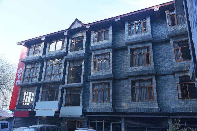 Oyo 19322 Hotel Snow Flake