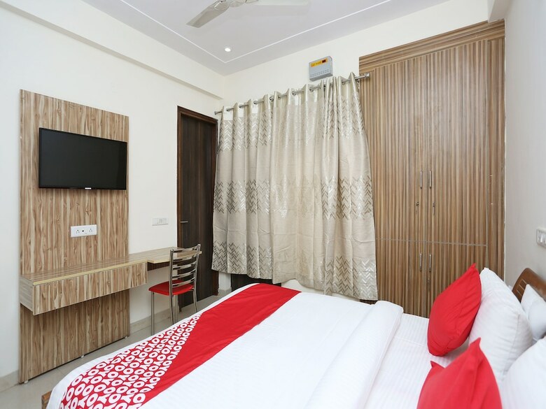Hotel Oyo 13115 Star Guest House