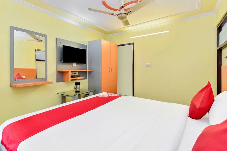 Oyo 28054 Hotel Suraj Villa
