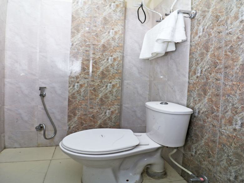 Oyo 26583 Hotel Kohinoor Plaza