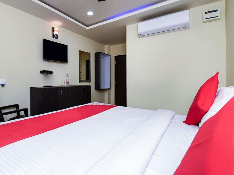 Hotel Oyo 28367 Akshaya Grand