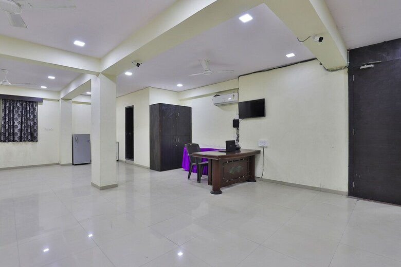 Hotel Oyo 28344 Siddhi Vinayak Rooms
