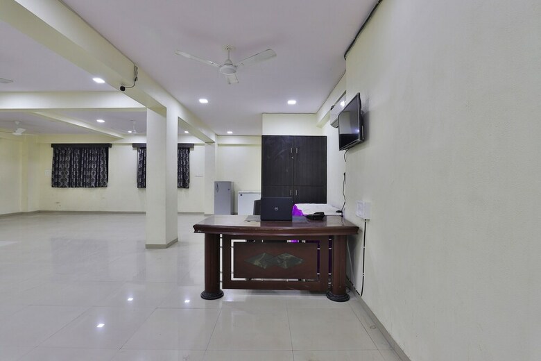 Hotel Oyo 28344 Siddhi Vinayak Rooms