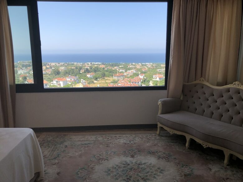 Ultra Lux Sea View Villa In Kyrenia