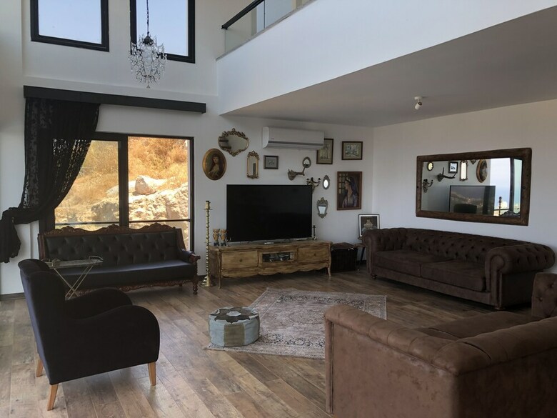 Ultra Lux Sea View Villa In Kyrenia