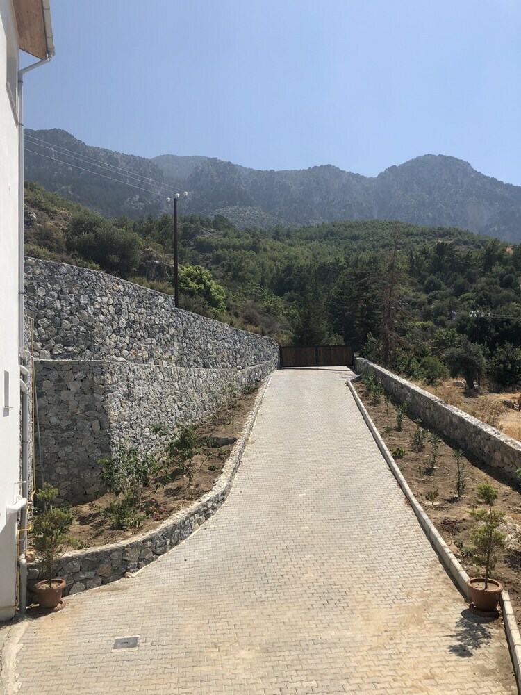 Ultra Lux Sea View Villa In Kyrenia
