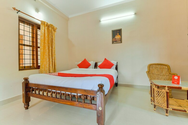 Hotel Oyo 22767 Holidays Inn Wayanad