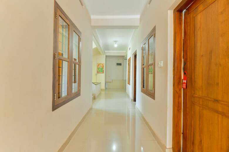 Hotel Oyo 22767 Holidays Inn Wayanad