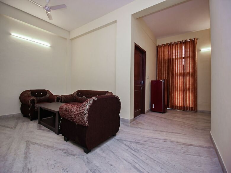 Apartamentos Oyo Home 18790 Vibrant 2bhk