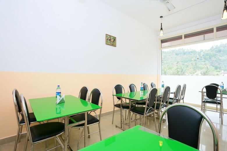 Hotel Oyo 23756 Munnar Paradise, Irumupalam