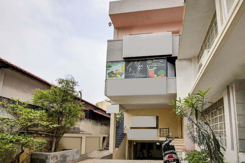 Hotel Oyo 24044 Appledoor Service Apartment