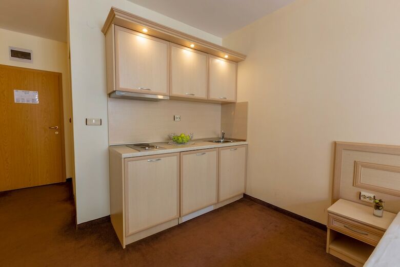 Aparthotel Studio With Kitchenette In Avalon Complex