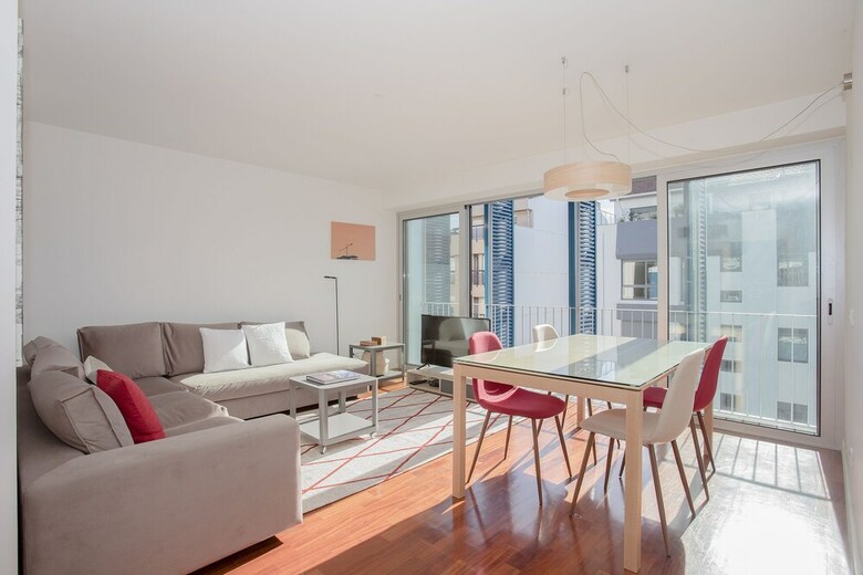 Liiiving - Bright Light Apartment