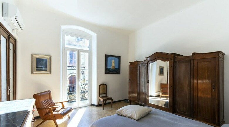 Exclusive Art Apartment