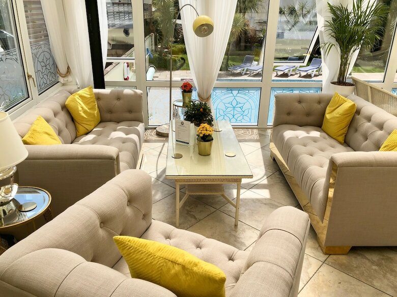 Riviera Lodge Hotel